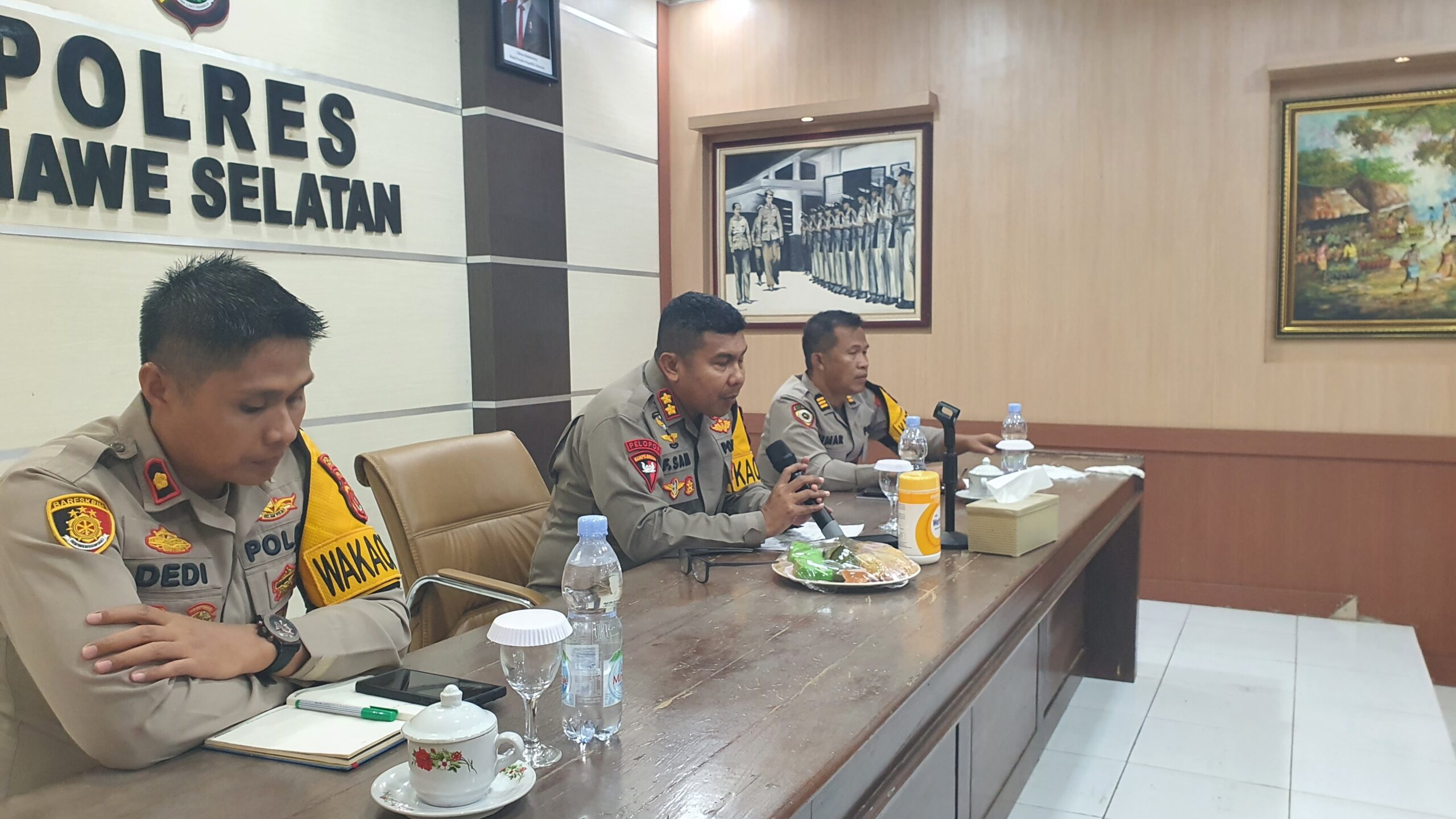Pimpin Rapat , Kapolres Konsel AKBP Febry Sam, SIK, M.Si Ingatkan Netralitas Dalam Pilkada 2024