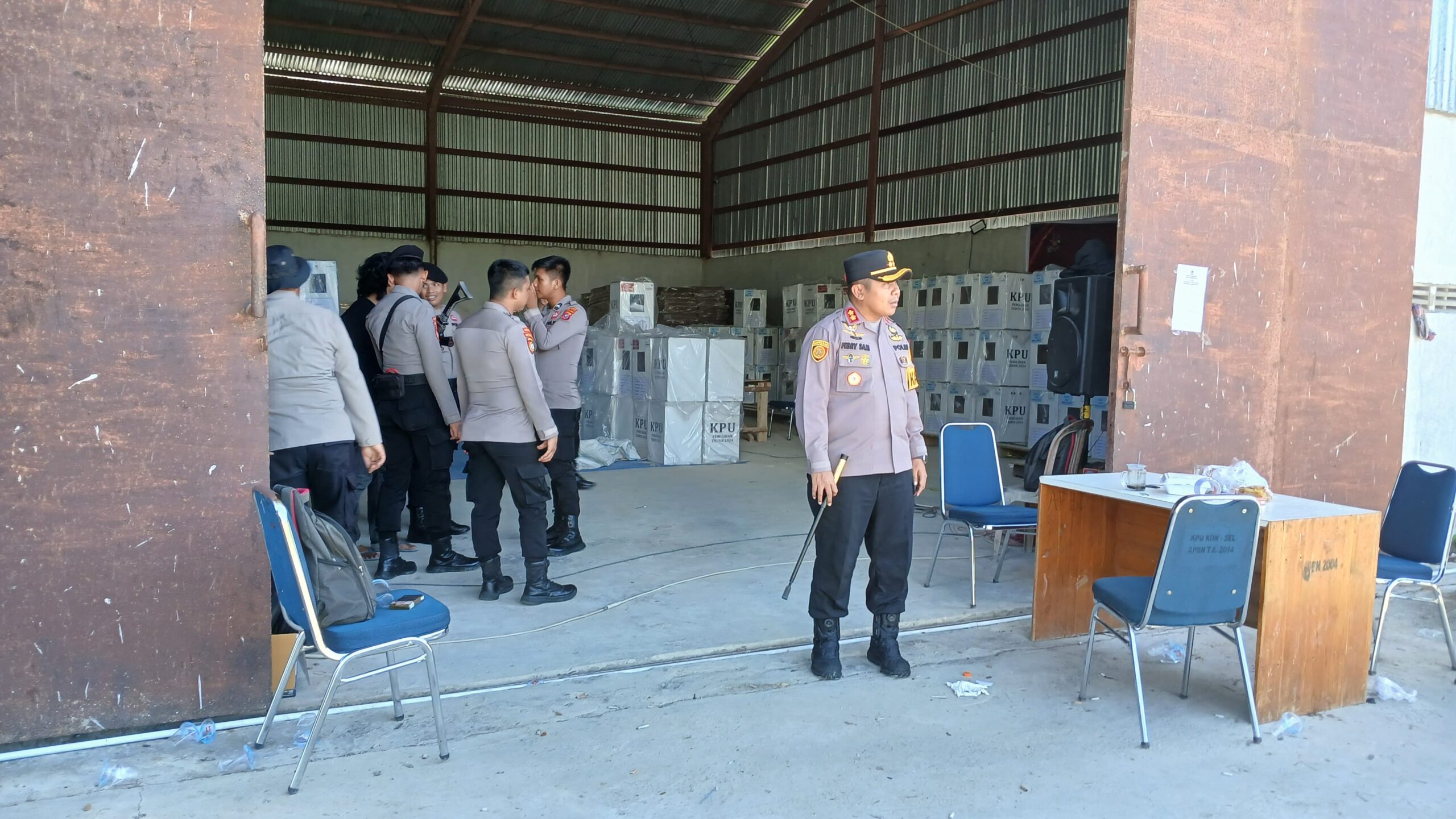 Pastikan Pengamanan Logistik Pilkada 2024 Aman, Kapolres Konsel Lakukan Pengecekan Gudang Logistik KUPD Konsel