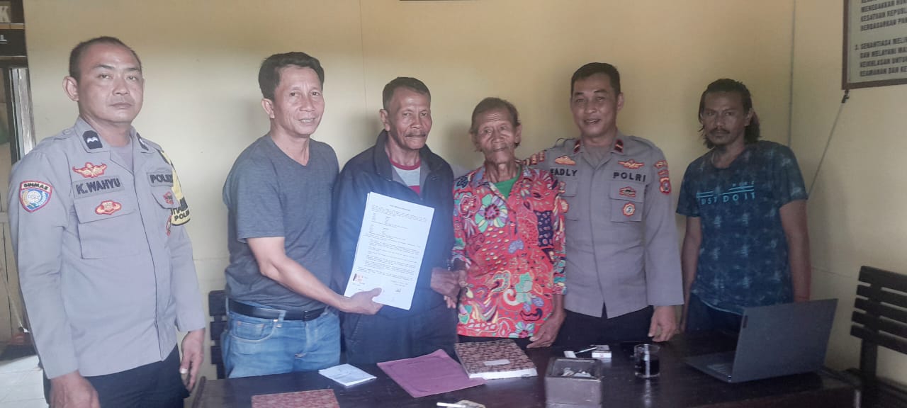 Kedepankan Restorative Justice , Kapolsek Watumeeto Mediasi Kasus Pengancaman