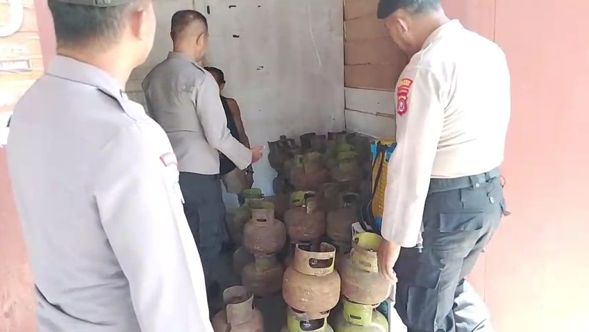 Cegah Penimbunan Gas LPG, Kapolsek Benua Berikan Imbauan kepada Para Agen. Ini Tujuannya..!!